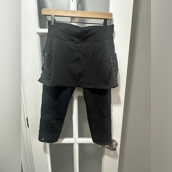 Athleta 2-in-1 Contender Skirt Combo Crop Leggings - Picture 2 of 7